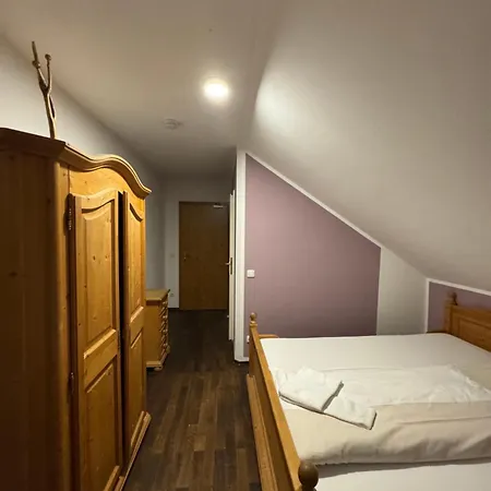 Weissenfelder & Restaurant Szálloda 3*